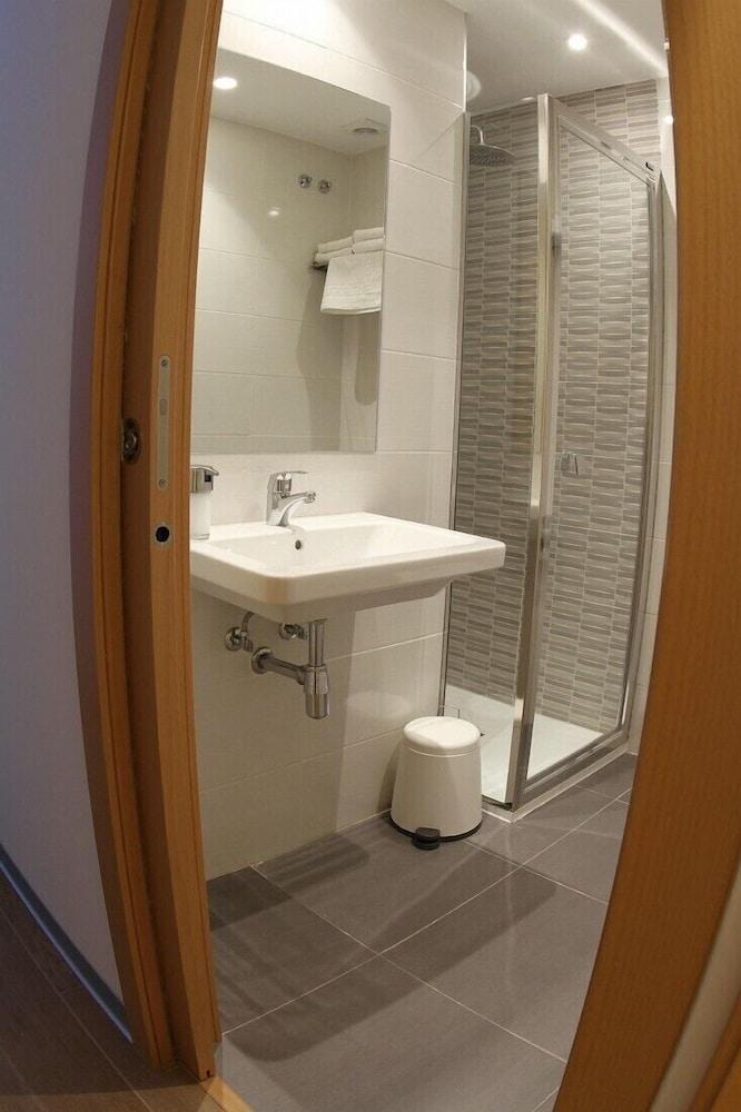 וייאדוליד Hostal Monaco מראה חיצוני תמונה