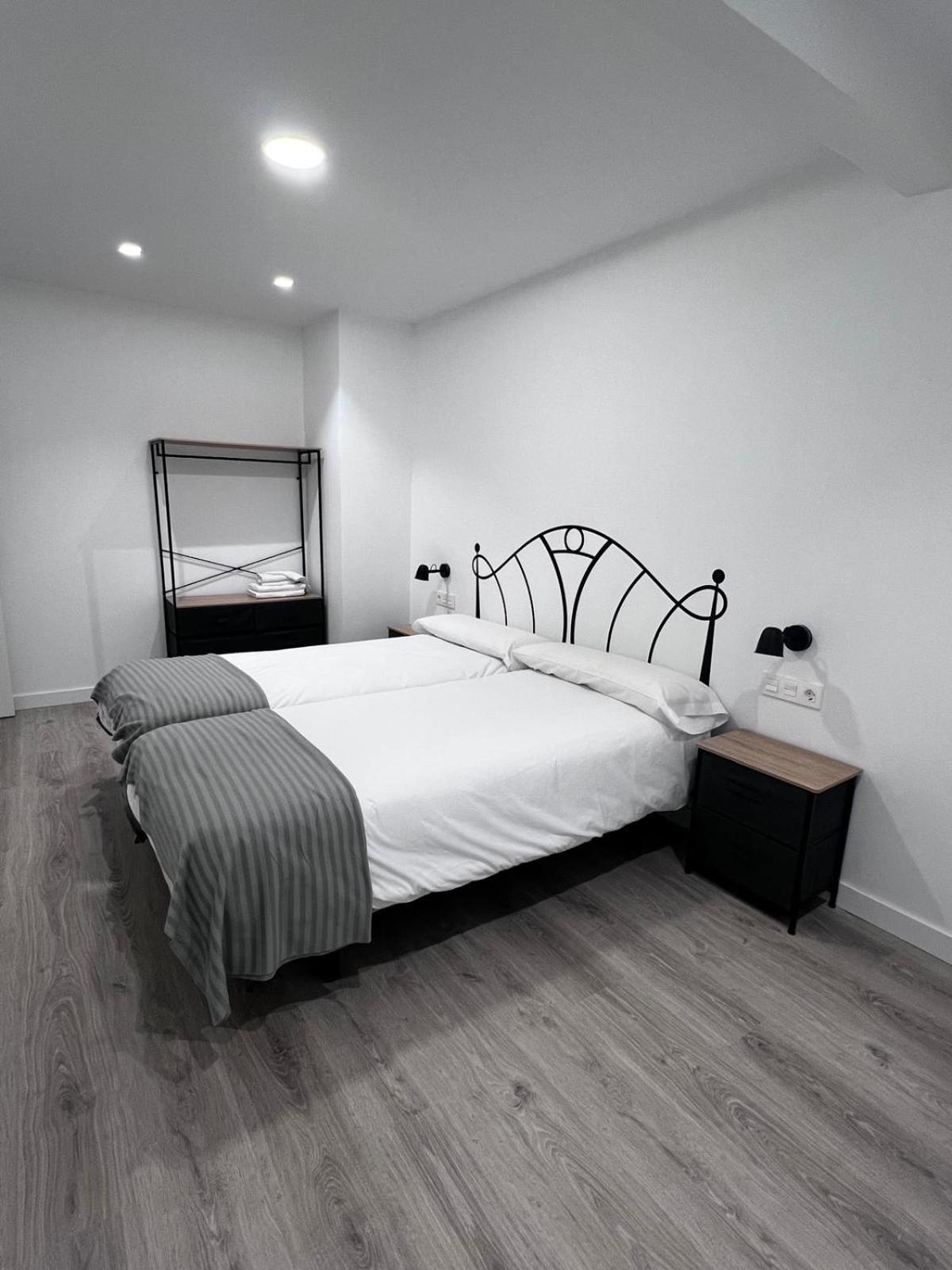וייאדוליד Hostal Monaco מראה חיצוני תמונה