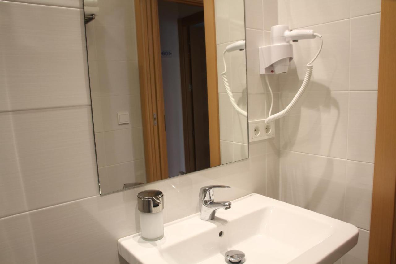 וייאדוליד Hostal Monaco מראה חיצוני תמונה